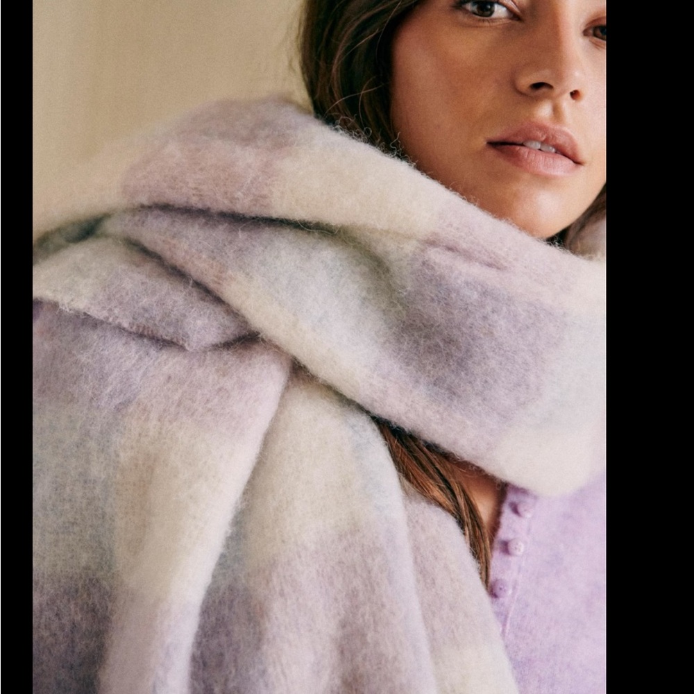 Sezane winter scarf NWT - Picture 4 of 7